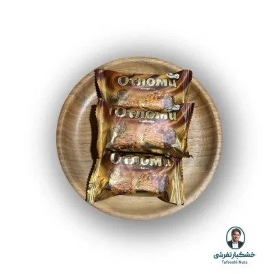 ویفر روسی شکلاتی مغزدار آکوها(Otaomu)